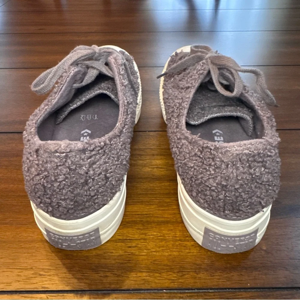 Converse Chuck Taylor All Star Shoes Womens 8.5 Platform Cozy Sherpa Violet Ore‎